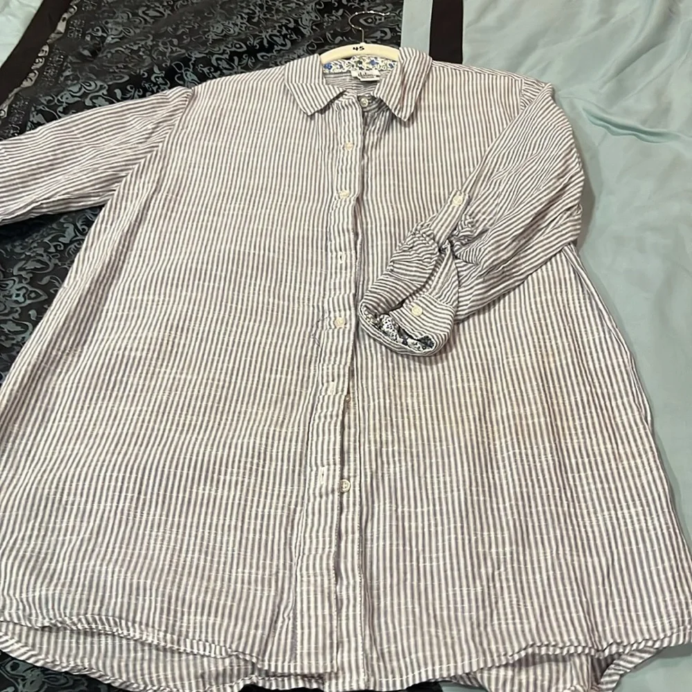 DALIN Women’s Striped Button-Up Shirt, size large - Picture 3 of 8